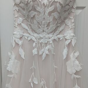 Maggie Sottero White and Cream Wedding Dress